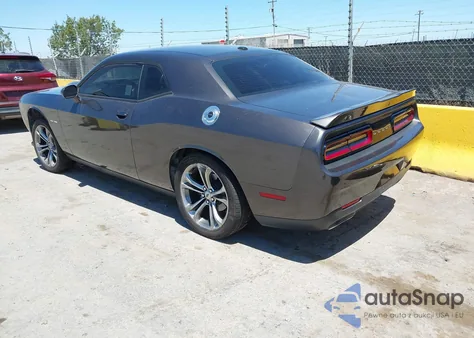 2021 Dodge Challenger R/T z USA, uszkodzony, nr VIN 2C3CDZBT8MH526489